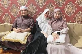 Related to istri arifin ilham. 5 Potret Nadzira Shafa Calon Istri Putra Almarhum Ustaz Arifin Ilham Matamata Com