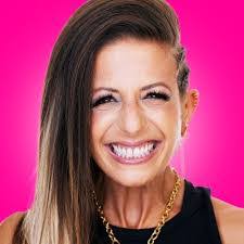 Megan Earhart's Instagram, Twitter & Facebook