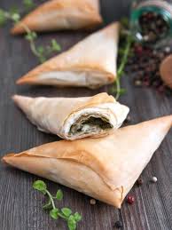 Samoussas Aux Epinards Ricotta Et Fromage Blanc Recette Pate Filo Recette Fromage Blanc Recettes De Cuisine