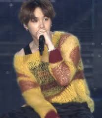 Yoongi in more fuzzy sweaters pls (◡‿◡✿). Soo Choi On Twitter Yoongi Sweater Reminds Me Of Seesaw Sweater Bts Twt