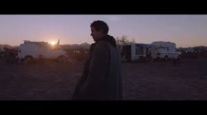 A woman in her sixties embarks on a journey through the western united states after losing everything in the great recession. Nomadland 2020 Film Trailer Kritik