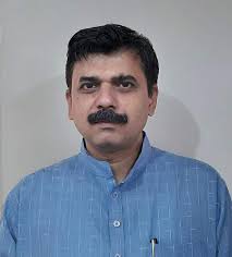 Milind Naik (@milragmad)