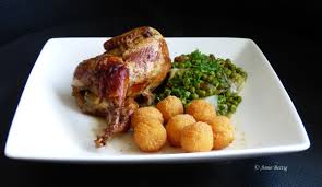 Cette savoureuse préparation culinaire s'accompagne agréablement d'une poêlée de champignons persillés. Cailles Et Leurs Petits Pois A La Francaise Cocotte Ou Cookeo La Cuisine Toute Simple De Mamita