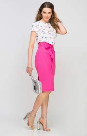 Jupe droite taille haute à boutons taille haute coupe droite jupe courte fermeture zippée dans le dos 2 poches cavalières devant 2 rangées de boutons sur l¿avant le mannequin mesure 1m75 et porte une taille s/36 conseil taille : Jupe Crayon Taille Haute Fuchsia Lan Sp115 F Idresstocode Boutique De Deshabilles Et Nuisettes Robes Et Jupes