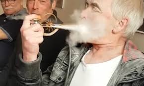 Welshman Pranked With Talcum Powder Shot In Pub Daily Mail Online