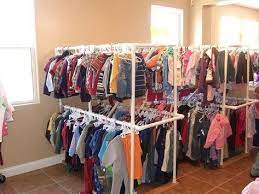 Maybe you would like to learn more about one of these? Diy Clothes Rack For Garage Sale Pvc Pipes 16 New Ideas Percha Para Ropa Confeccion De Ropa Casera Tubos De Pvc