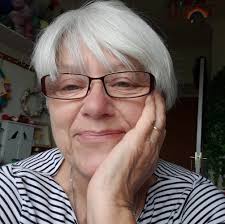 Thanks for letting me join, I grew up in Mottingham SE9,my dad ( now  deceased rip)was the Manager of Martins Bank opposite the war memorial. I  went to school at Sutherland House