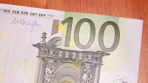 100 euro schein 1.alte ausführung signatur duisenberg 2002 gebr. Mit Einem Falschen 100 Euro Schein Bezahlt