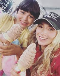 ✨Here is my live cover of “Tin Man” by Miranda Lambert✨ I love getting the  play at The Merc with this incredible band!🤍✨