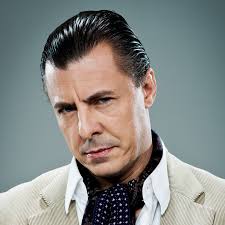 Widows Peak: The Complete Guide + Best Hair Styles and More