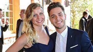 Erst vor wenigen tagen gaben luca hänni und seine ehemalige tanzpartnerin christina luft ihre liebesbeziehung öffentlich bekannt. Dsds Sieger Luca Hanni Erster Auftritt Mit Neuer Freundin Michele