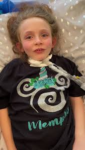 Hi…I'd like to share a video of this young girl singing an old country  song! I was surprised as I didn't think that teenagers listened to the old  country classics, but she