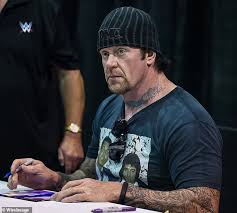 Oct 16, 2017 · even if you're not a hockey fan, you know who wayne gretzky is. Wwe Star The Undertaker Reveals His Retirement In The Conclusion To His Docuseries The Last Ride Daily Mail Online
