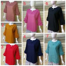 Artikel model baju batik kombinasi kain polos untuk wanita ini kami harapkan bisa jadi referensi anda dalam gaya berbusana batik untuk. Blouse Atasan Brokat Paris Atasan Baju Atasan Wanita Blouse Elevenia