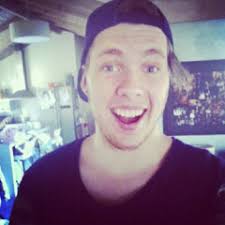 Oscar Warren's Instagram, Twitter & Facebook