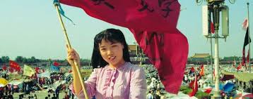 Crowds gather in hong kong to remember tiananmen massacre though officials banned the annual june 4 vigil, people gathered on friday, holding candles and … Massaker Von Tiananmen Wer Fotografiert Wird Erschossen Kultur Tagesspiegel