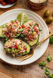 Kochen Fur Gaste Avocados Gefullt Mit Schinken Und Gemuse Goldene Gabel Kochen Fur Gaste Kochen Und Geniessen Vorspeisen Rezepte
