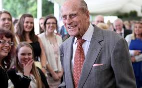 Así fue su intensa, ajetreada y polémica existencia a lo largo su tío, el rey constantino i de grecia, tuvo que abdicar después del desastre de la guerra con los turcos y el gobierno militar instaurado arrestó. Principe Felipe 10 Cosas Que Nadie Sabe Del Duque De Edimburgo