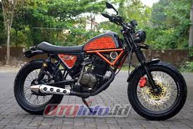 Modif megapro 2005 auto crf150 kalo mau pesan silahkan kita melayani castem modifikasi trail crf klx dan lain lain. Modifikasi Honda Megapro 2007 Banjarnegara Ducati Scrambler Berkaki Zeneos Modal Show Bocah Now Otoinfo Id