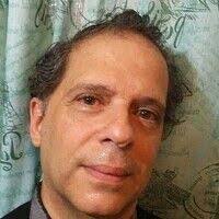 Bruce Giles's Instagram, Twitter & Facebook