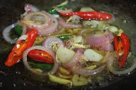 Banyak nelayan yang berburu mencari ikan tenggiri, hal ini dikarenakan harga ikan tenggiri lumayan mahal ditambah peminatnya juga cukup banyak. Ikan Tenggiri Masak Cuka Azie Kitchen Asian Seafood Recipe Food Recipes