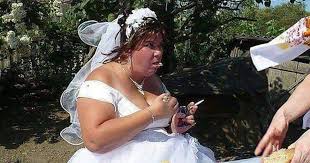 This site provides total 2 english word for hochzeitskleid. Das Sind Die 25 Schlimmsten Hochzeitsfotos Zum Fremdschamen