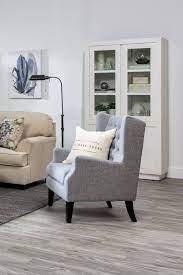 Upholstered Wingback Chair Adds Timeless Elegance To Any Living Room Or Bedroom Decked In A Chic Neutral Shade This Beauty Boasts Button Tufting A Oturma Odasi