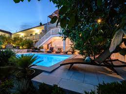 Das osteuropäische kroatien ist nicht nur ein renommiertes seebad mit historischen städten wie zagreb, dubrovnik oder rovinj, sondern auch ein badeparadies am adriatischen meer für entspannte. Ferienwohnung Oasis Hyllis Marina In Kroatien Herr Ivan Stojan