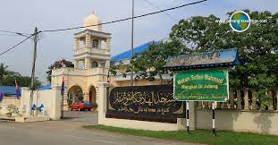 Ada yang kata sumpah ni betul wujud dan dah tak berlaku lagi sebab dah lebih 7 keturunan. Makam Sultan Mahmud Mangkat Di Julang