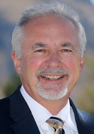 C O M M E N C E M E N T