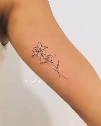 Raminho Florido Autoral Clique No Link Da Bio E Vamos Falar Sobre A Sua Nova Tatuagem Lily Flower Tattoos Tiger Lily Tattoos Lillies Tattoo