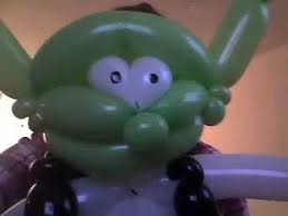 How To Twist Balloon Characters Shrek Balloon Twisting Video By The Balloon Bandit Balloons The Balloon Balloon Design