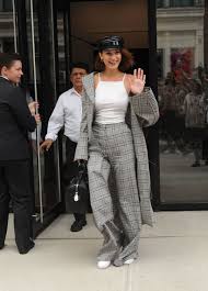 Find what you need at booking.com, the biggest travel site in the world. Bella Hadid Leaves Gigi S Apartment In New York 06 05 2017 Hawtcelebs