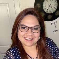 Raeann Geer's Instagram, Twitter & Facebook