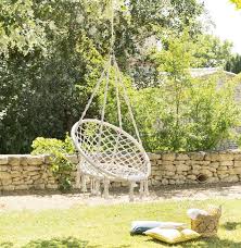 Un fauteuil de jardin suspendu est un mobilier de détente idéal pour les instants de repos en plein air. Fauteuil Suspendu 19 Modeles Incontournables Pour Le Jardin
