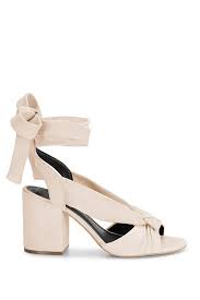 The bump gigmasters the guest the bash how they asked. Comfortable Shoes To Wear To A Wedding Popsugar Fashion