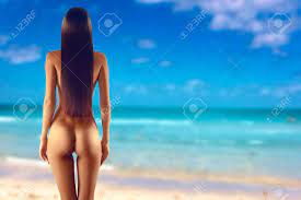 Nude sur la plage