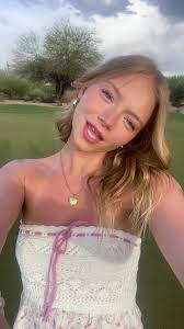 Savannah Reece's Instagram, Twitter & Facebook