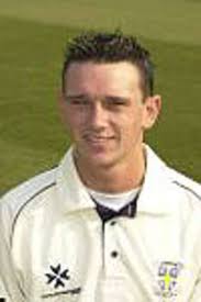 Gary Pratt ; thumbnail portrait 2002