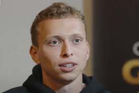 Alistair Johnston confesses Celtic pressures took mental toll as he reveals  2 solutions to adapting to goldfish bowl