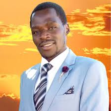 A fourth-year at the University of Eldoret spotted helping a fresher carry  furniture to her new room in Sogomo — clearly proving that kind men still  exist.