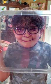 Hello, I have a party coming up for NYE (anonymous because it's a  surprise). I have a lot of large puzzle pieces. Does anyone have a  potential new years craft for these?