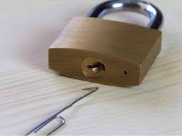 Even if you know which way is unlock, turning the key further toward the locked direction sometimes causes the lock to unjam. 40 Everyday Things With Hidden Features You Didn T Know The Purpose Of Simple Life Hacks Useful Life Hacks Lock