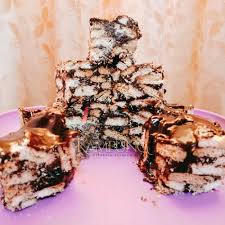 This batik cake is made with chocolate fudge and tea biscuits such as marie biscuits or petit beurre thanks?it is really helpful,and now i can make my own kek batik everyday and everytime and treat. Kek Batik Kampung Biskut Marie Original Shopee Singapore