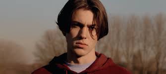 Also called an eboy haircut, it does take a bit of maintenance; Curtains Hairstyles Why They Work And Which Style Will Suit You Fashionbeans