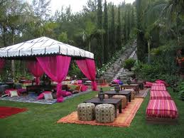 Hochzeitsparty Mit Exotischem Flair Hinterhof Partys Partyzelt Hochzeit Party
