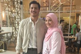 Pelakon utama oleh fattah amin dan fazura. Drama Hero Seorang Cinderella Episode 6