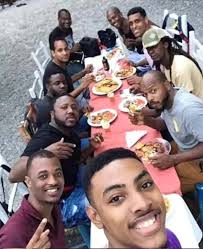 VIN MONTRE ATIS PAW 🐾 LA 💿 💿 💿 💿 🎶 🎵 👨‍🎤 □□□□■■■■■■