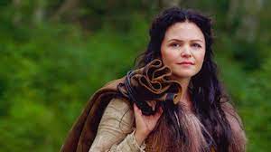 Ginnifer goodwin likes to keep her personal and professional lives separate, at least when it comes to hair. 1 03 Snow Falls Snow And Charming Snow White Long Hair Styles