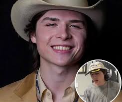 Before making it into the Top 14 of American Idol, John Foster had a truly  genuine moment, just him, his guitar, and his raw voice, delivering a  heartfelt cover of Doug Stone's